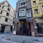 Moonlight Hotel *
